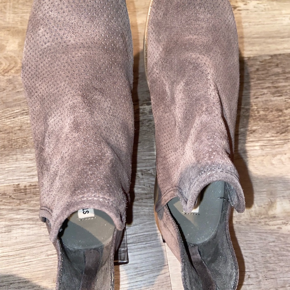 Steve Madden Women’s Lancaster Taupe Suede Ankle Back Zip Booties Size 7.5M  (L) - Picture 6 of 11